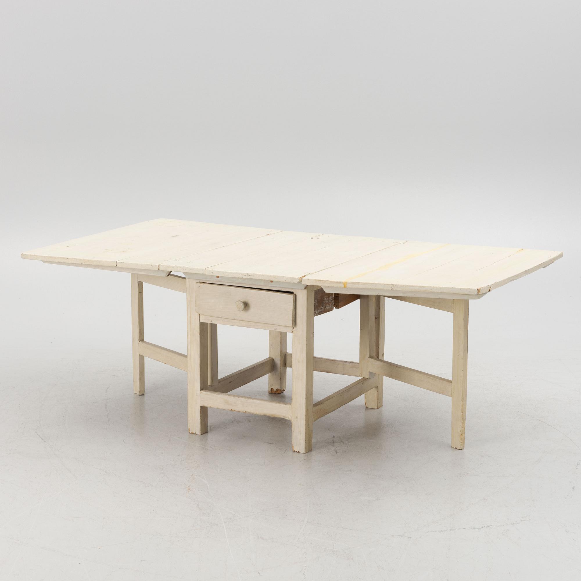 Drop-leaf table, 19th century.