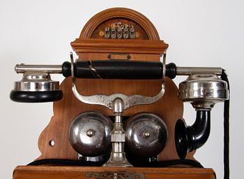 VÄGGTELEFON.