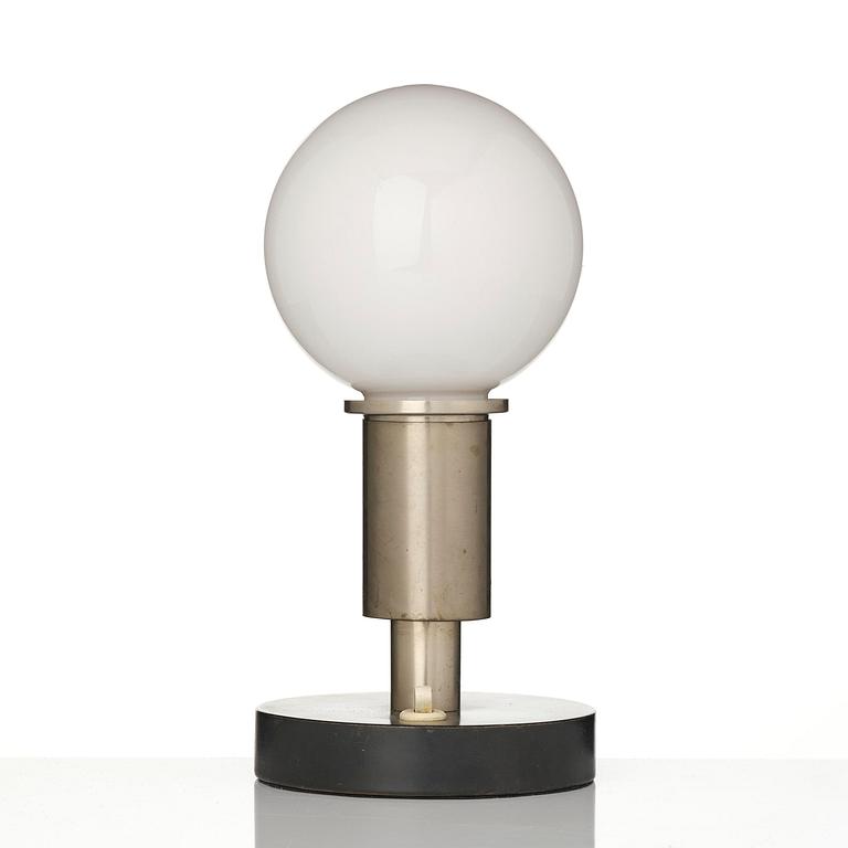 Harald Notini, bordslampa, modell 6992, Arvid Böhlmarks Lampfabrik, Stockholm, 1930-tal.