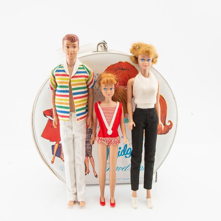 Midge, Skipper och Allan, dockor 3 st. vintage  "Allan" Mattel, 1960-tal. Barbie/Midge garderob i vitt.