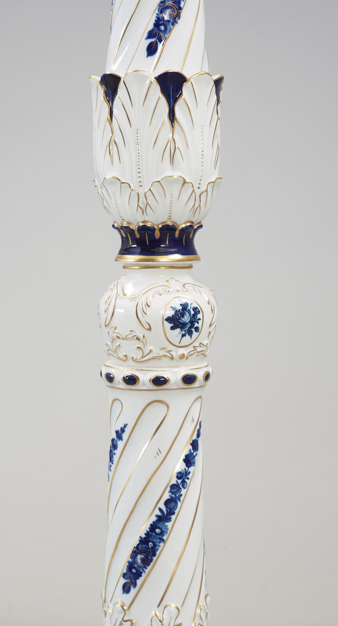 GOLVLAMPA, porslin, Tyskland, 1900-talets andra hälft.