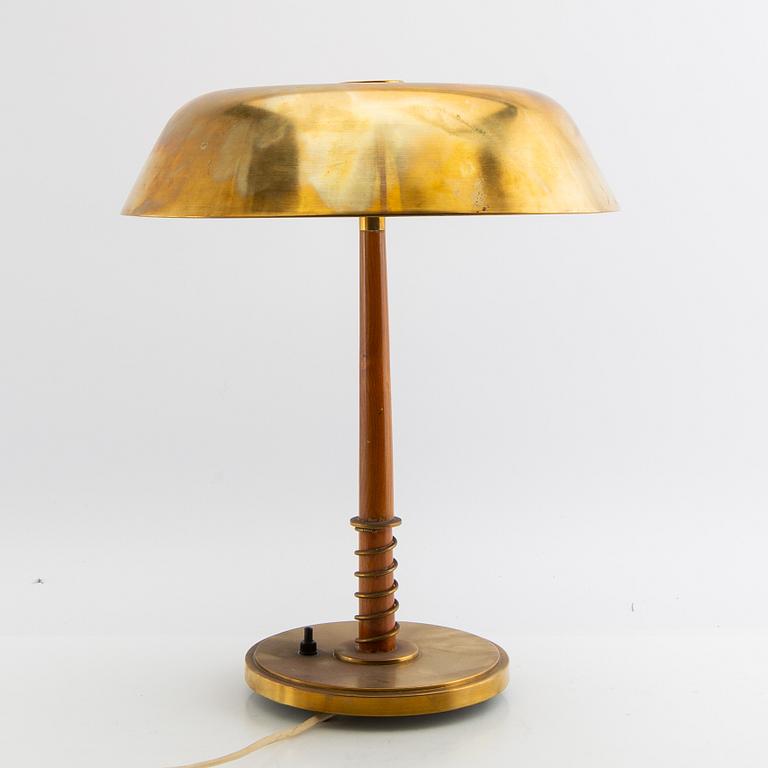 Harald Notini, Table lamp model no. 15441 Böhlmark lamp factory 1940s Swedish Modern.