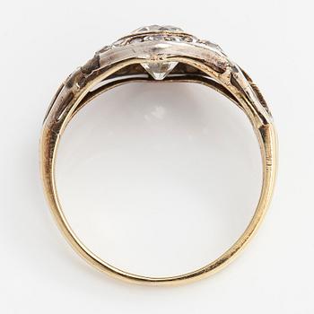 Ring, 14K guld/silver, gammalslipade diamanter totalt ca 0.73 ct.