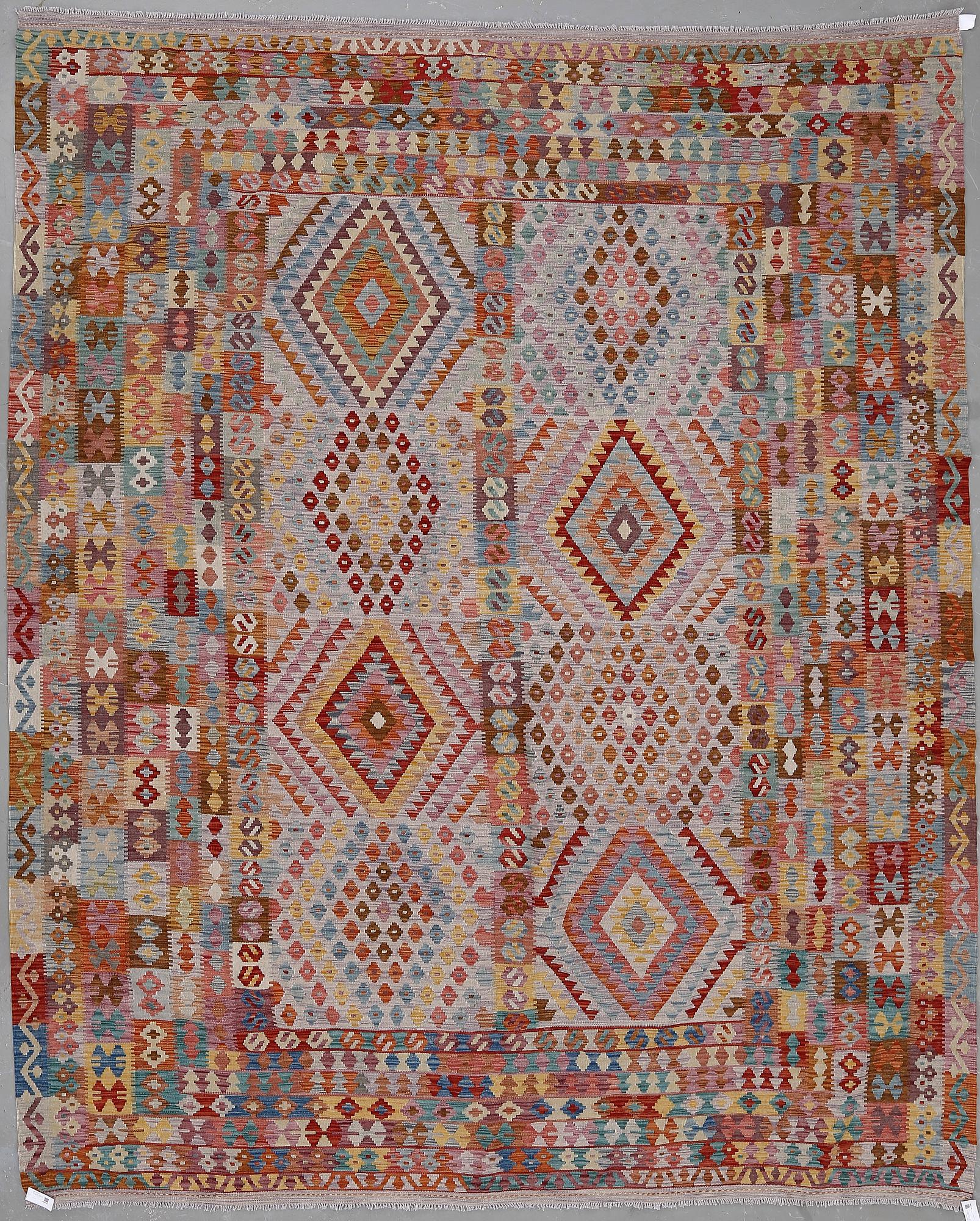 MATTA, Kelim Uzbak med växtfärger. Ca 387x309 cm.