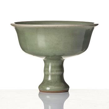 A longquan celadon stem cup, Ming dynasty (1368-1644).