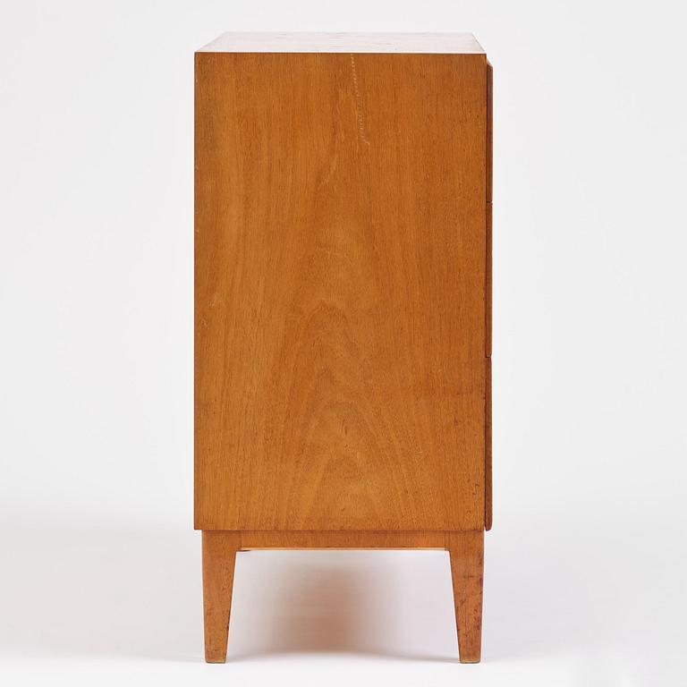 Nordiska Kompaniet, a rare "Anette" chest of drawers, Sweden, ca. 1944.