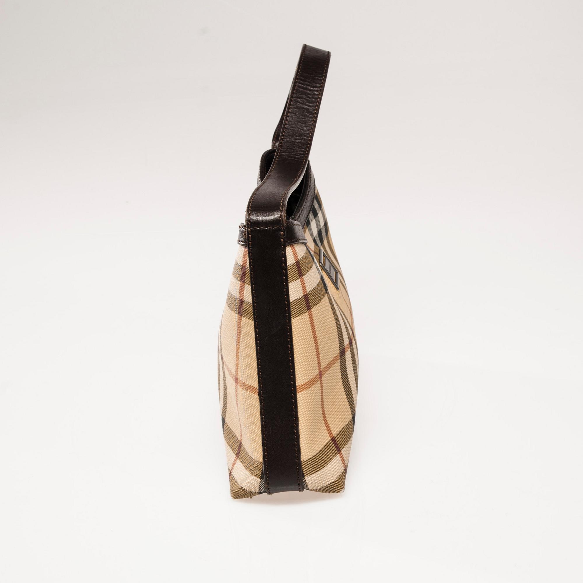VÄSKA och NECESSÄR, Burberry.