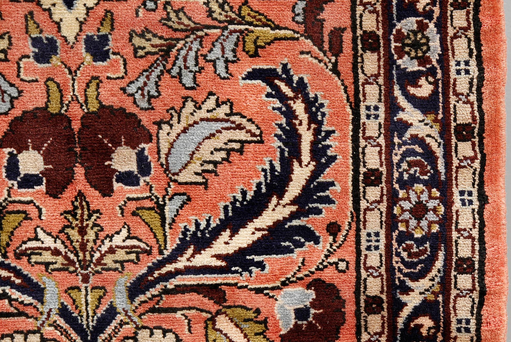 A Rodbar runner, approximately 320 x 80 cm.