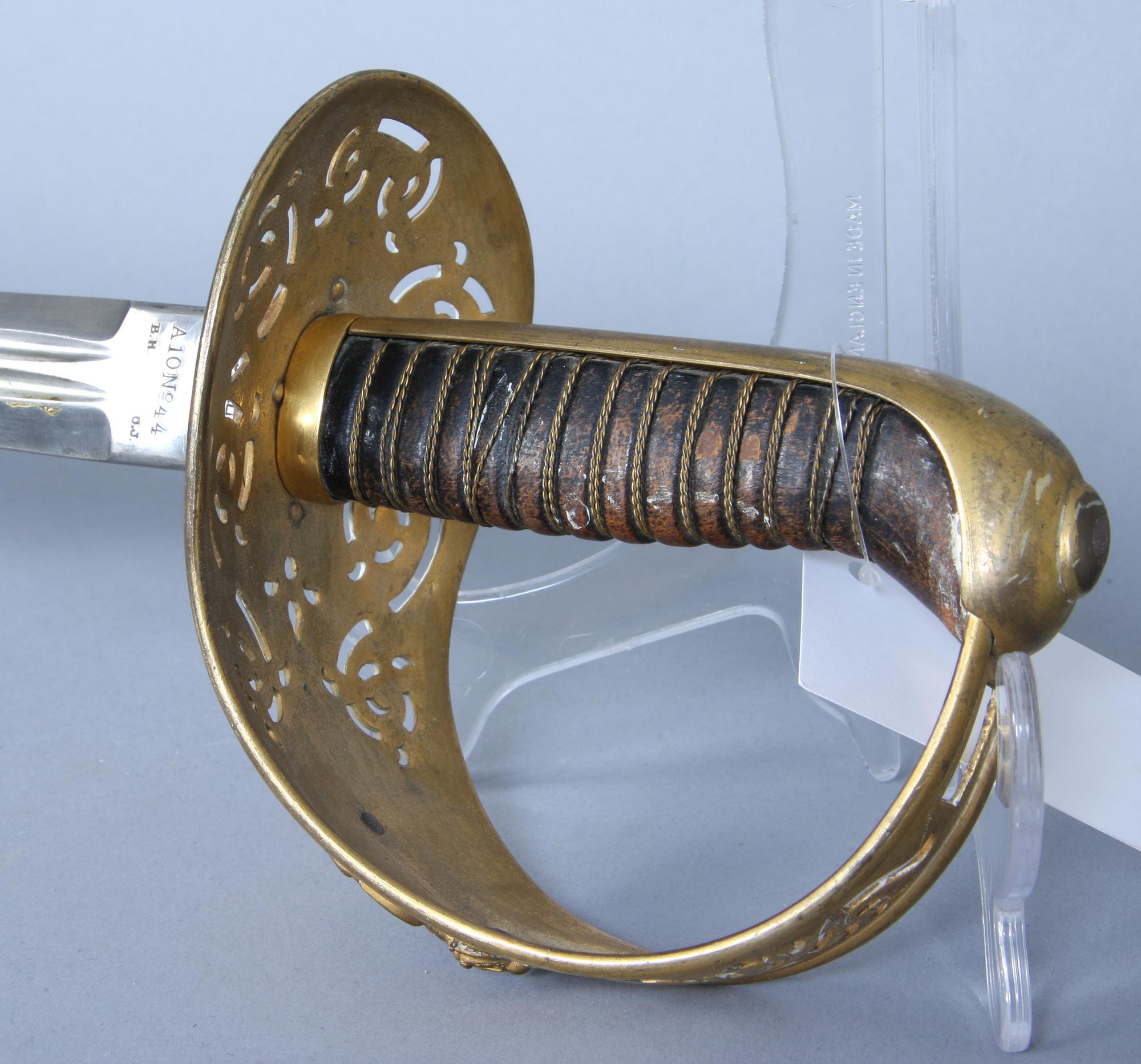 SABEL med BALJA, m/1893 för officer vid kavalleriet, E. Svalung, Eskilstuna.