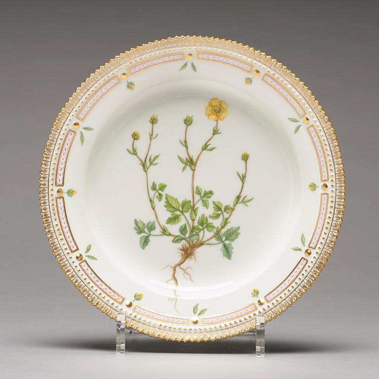 A set of 12 (6+6) Royal Copenhagen 'Flora Dancia', plates, 20th Century.