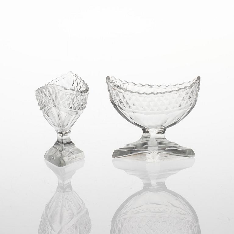 SALTKAR, ett par, glas, empire, 1800-talets första hälft.