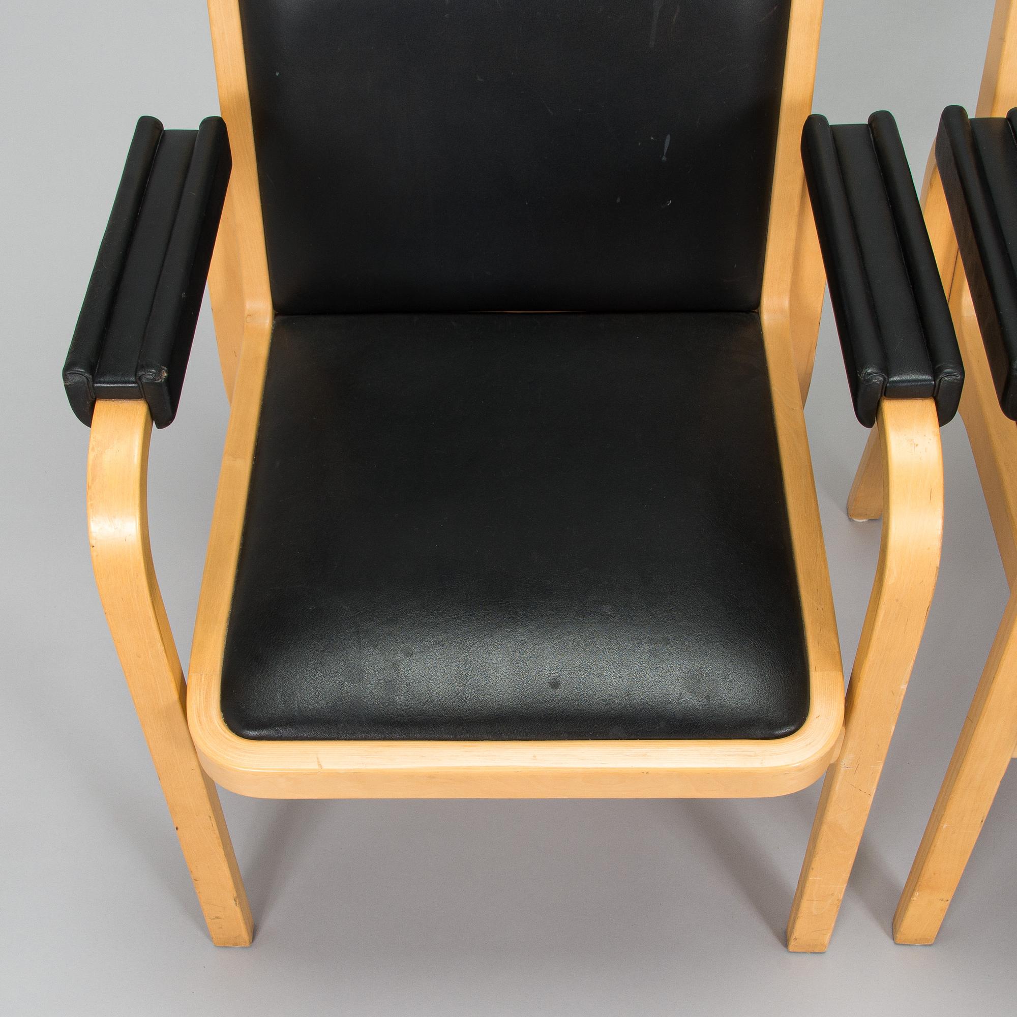 Alvar Aalto, nojatuolipari, malli E45, Artek, 1900-luvun loppu.