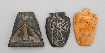 AMULETTER, 3 st, sten, Egypten.