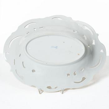 Meissen, a porcelain bowl, Germany 1934-45.