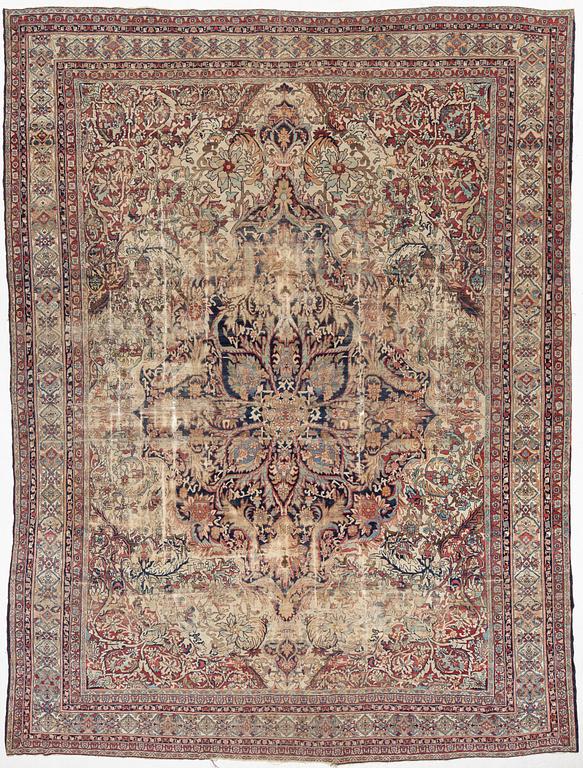 A carpet, antique Kerman Laver, ca. 524 x 392 cm.