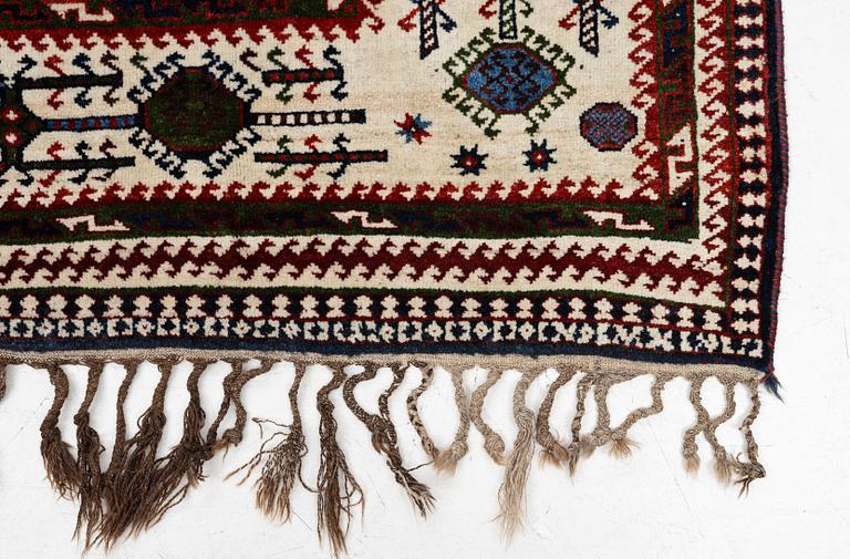 A carpet, Qashqai 'Shekarlou', approx. 300 x 226 cm.