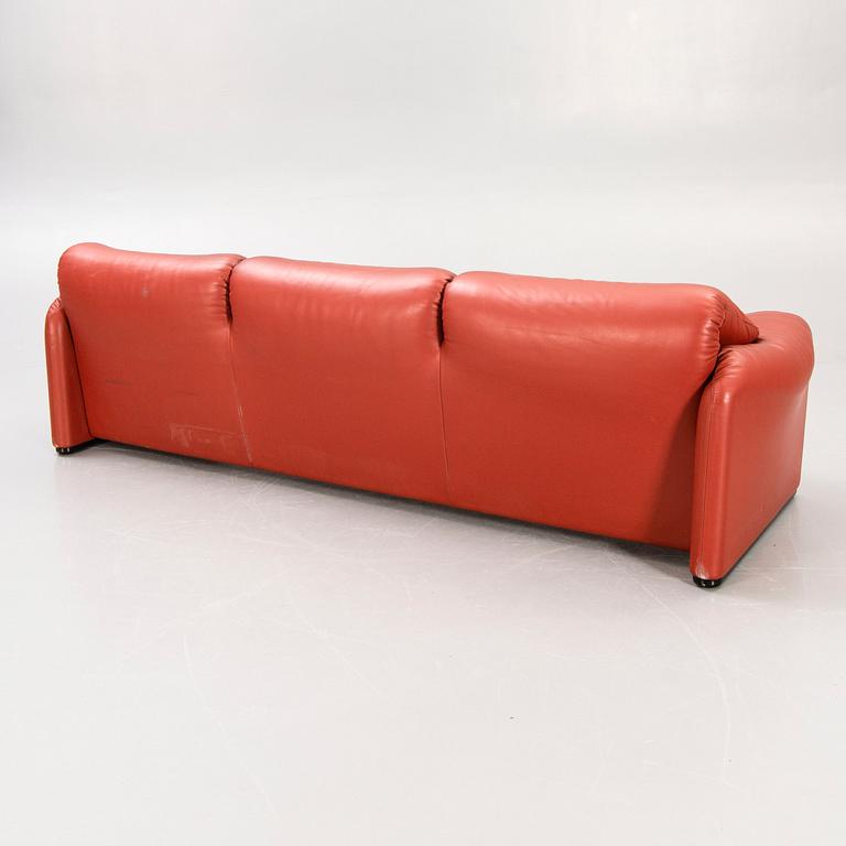 Vico Magistretti, sofa "Maralunga" for Cassina later part of the 20th century.