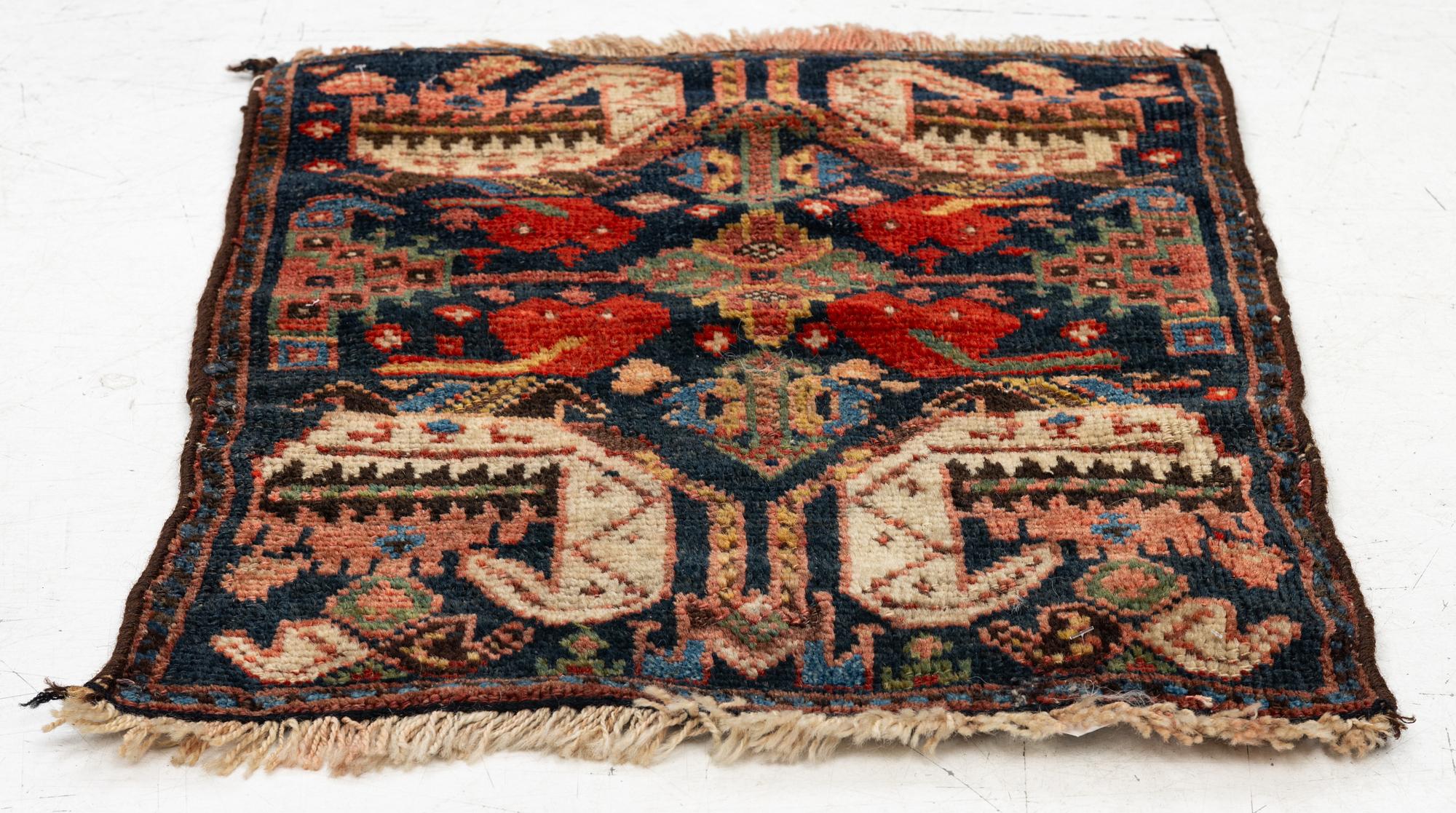 Saddlebag face Afshar, southeastern Iran, 50 x 44 cm.