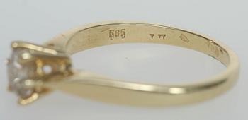 RING, 14K guld, med champagnefärgad briljantslipad diamant, ca 0,62 ct.