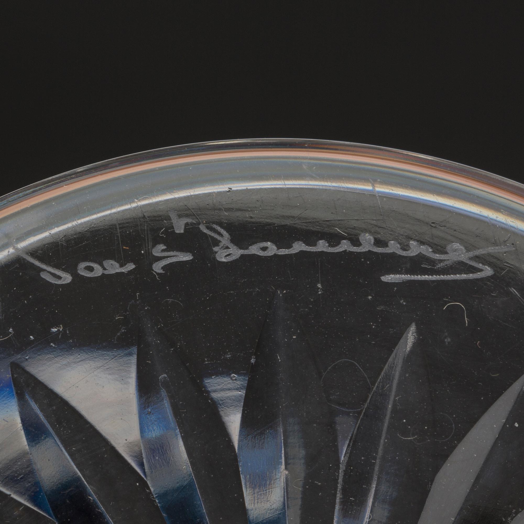 12 wine glassen and a carafe, VAL SAINT LAMBERT.