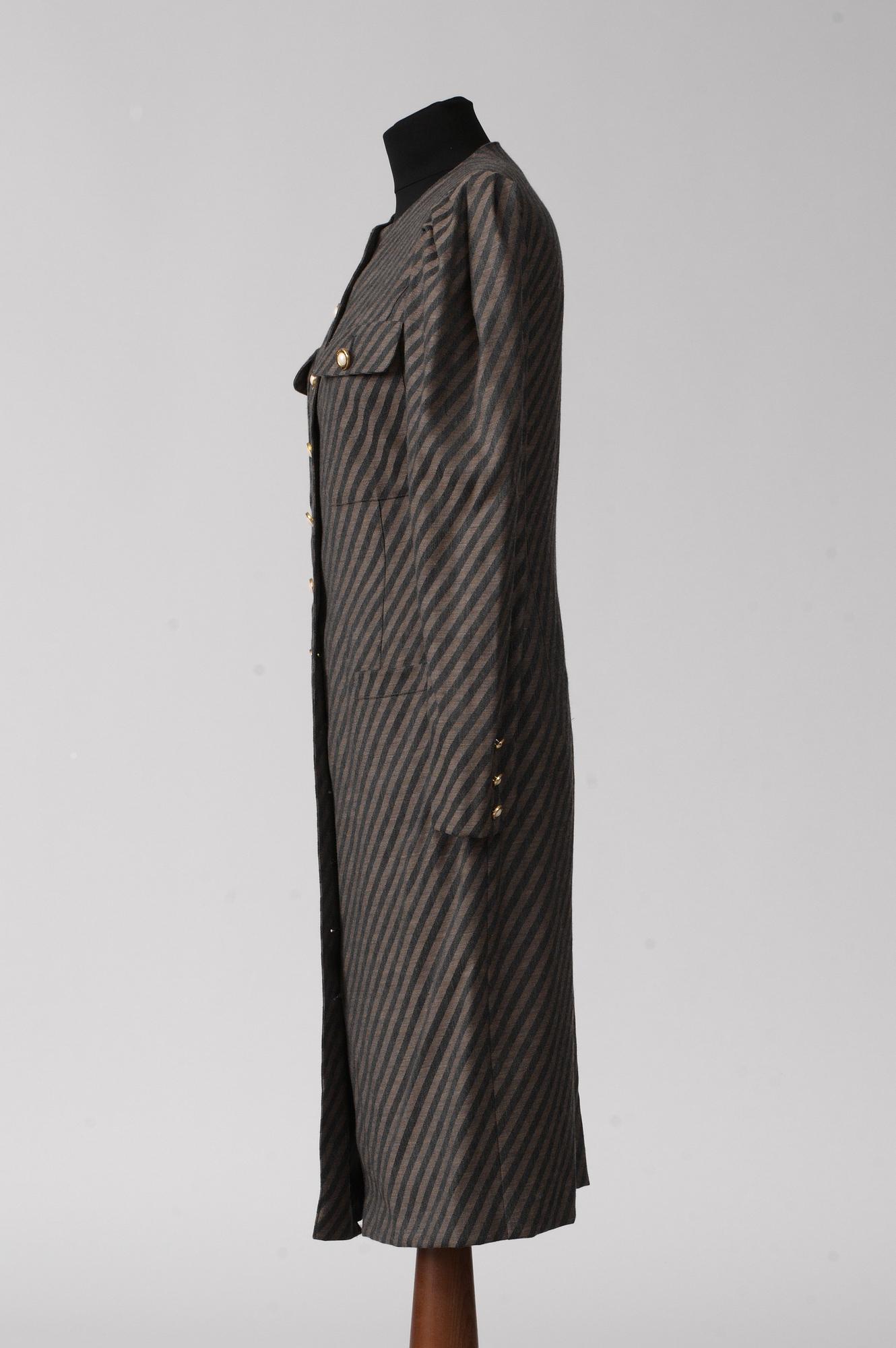 KLÄNNING, Louis Féraud.