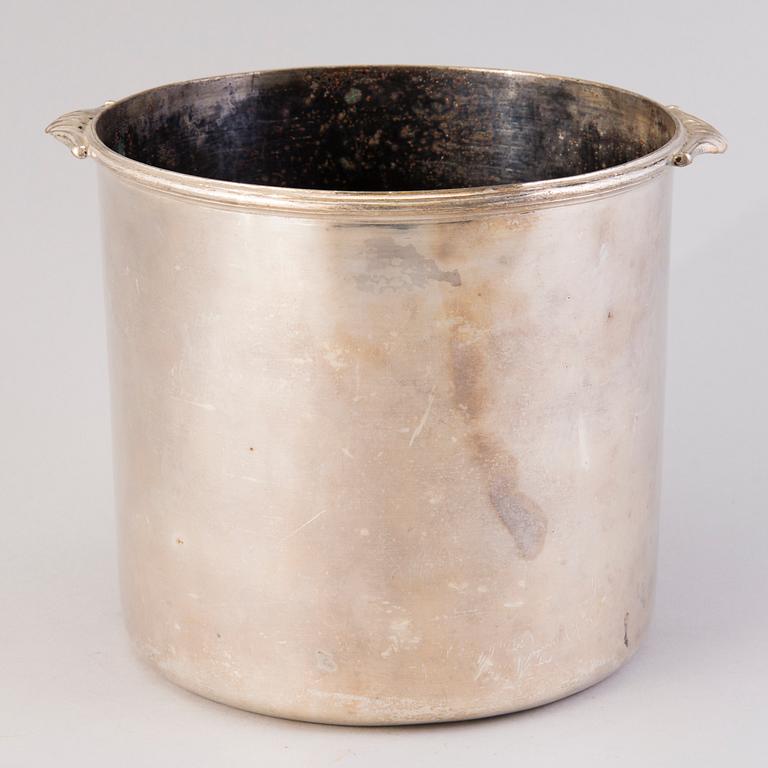 A silver plated champagne cooler bucket, around 1900.