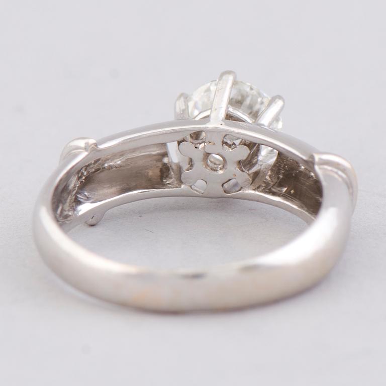 RING, briljantslipad diamant, 18K vitguld.