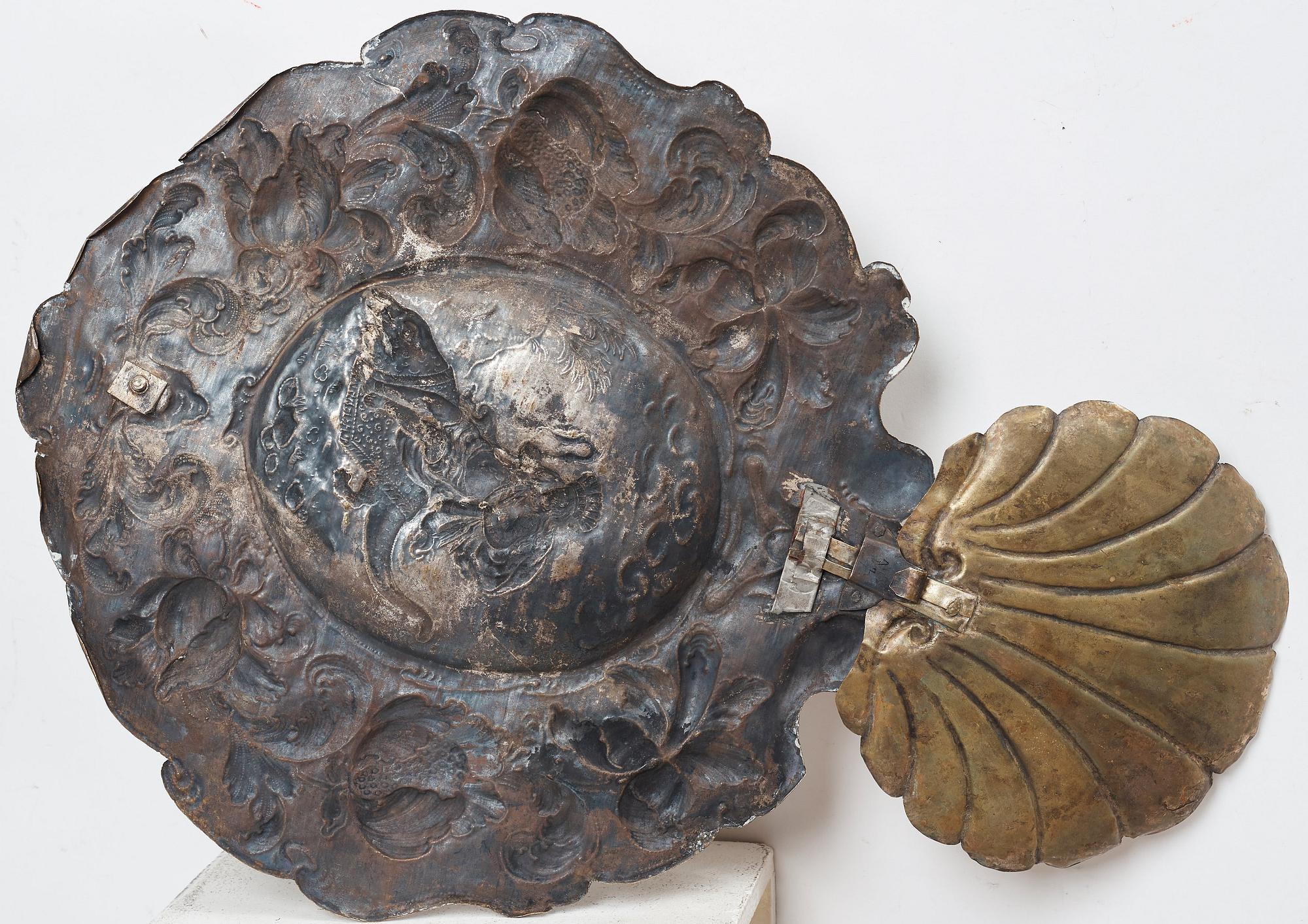 LJUSPLÅTAR, för ett ljus, ett par, barock, 1600-talets senare del, Sverige eller Tyskland/Nederländerna.