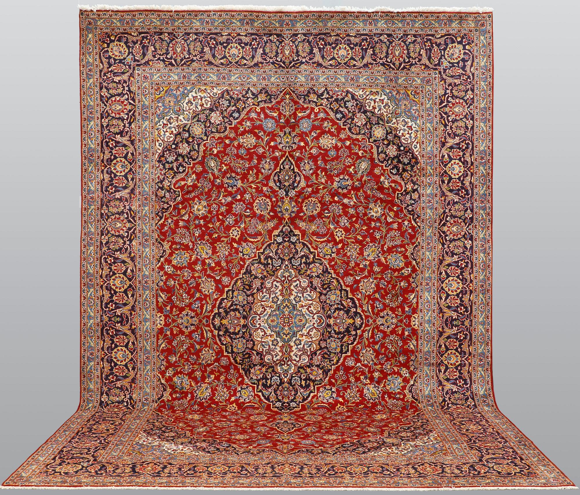 A carpet, Kashan, ca 460 x 308 cm.