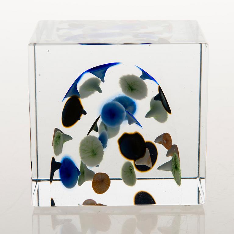 OIVA TOIKKA, An annual glass cube, signed Oiva Toikka Nuutajärvi 2005 and numbered 351/2000.