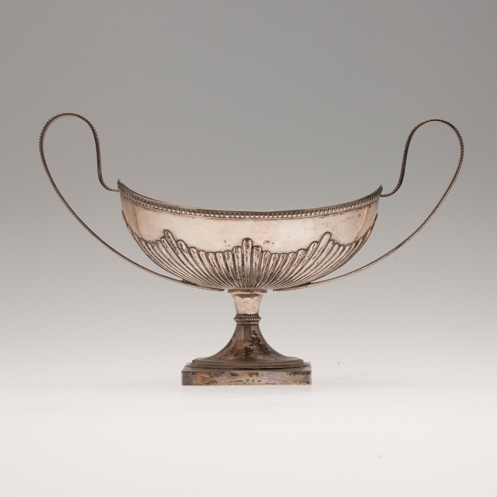 JARDINIERE, silver, Stockholm, 1901. Vikt 315 g.
