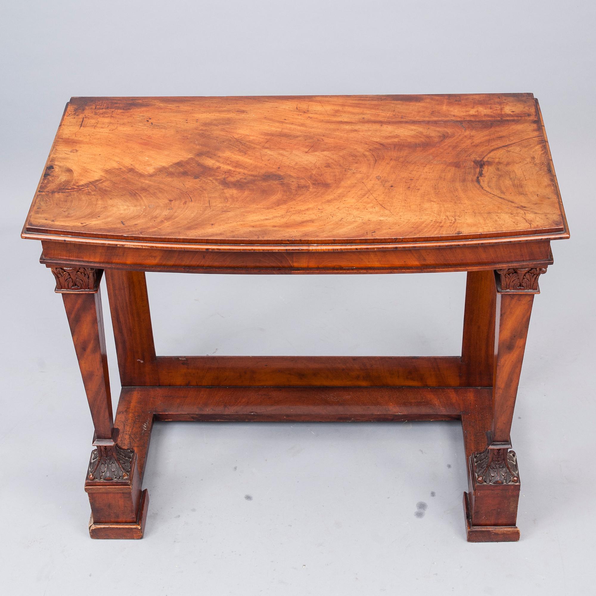 SPEGEL och KONSOLBORD, biedermeier, 1800-talets mitt.