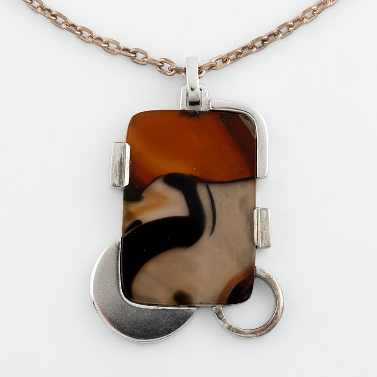 Claës E. Giertta, silver and agate necklace, Stockholm 1994.