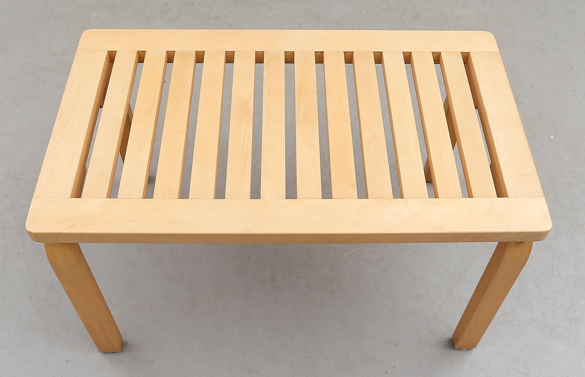 BÄNK, modell 153B, Alvar Aalto, Artek, 1900-talets andra hälft.