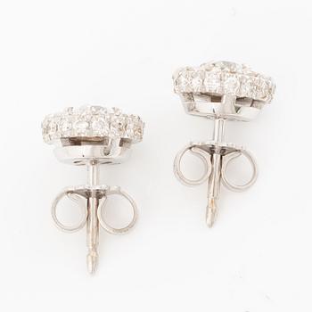 Örhängen med briljantslipade diamanter, totalt 0,86 ct.