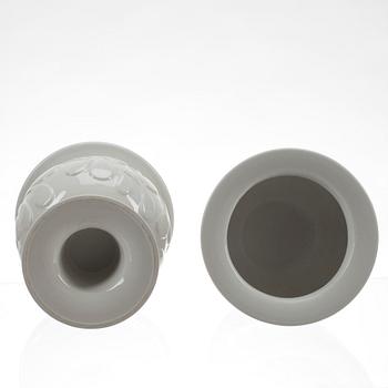 YTTERFODER, ett par, Gustavsberg, 1900-talets senare hälft.