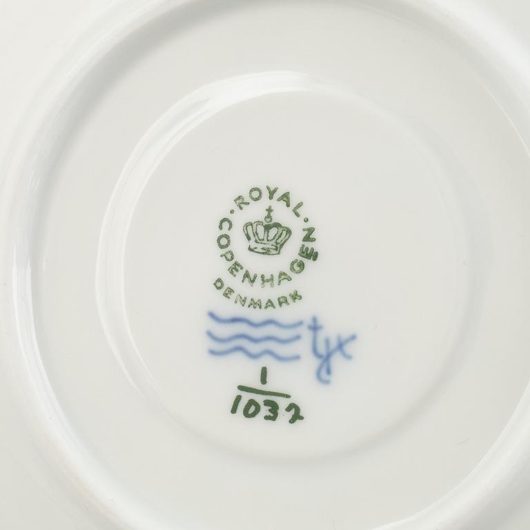 13 half lace "Musselmalet" porcelain coffee cups with saucers, Royal Copenhagen, Denmark.