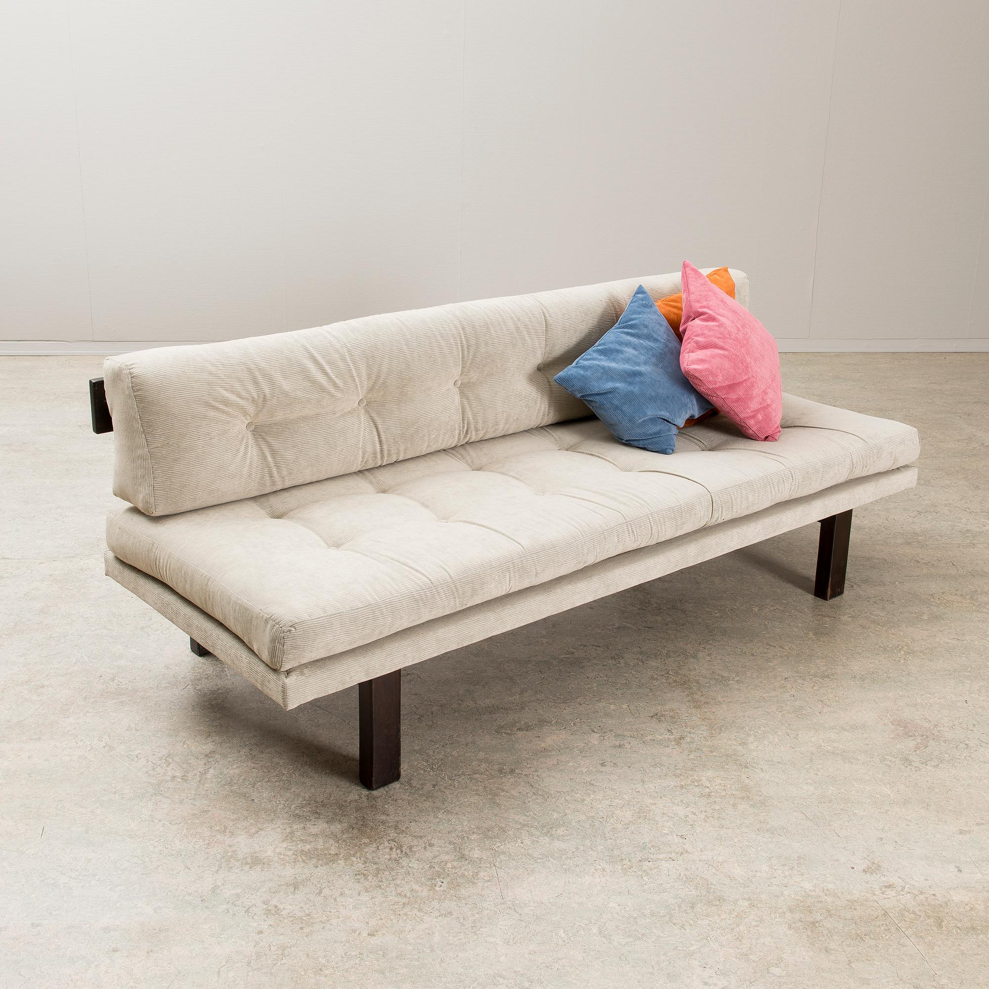 CARL GUSTAF HIORT AF ORNÄS, ETT PAR SOFFOR.