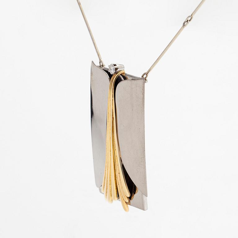Juhani Linnovaara, halsband, 18K vit-gultguld, briljantslipad diamant 0.15 ct enligt gravyr. Lapponia 1972.