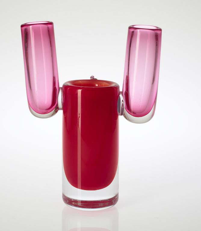 An Erik Höglund glass vase, Studioglas Strömbergshyttan 1991.
