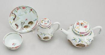 TEKANNA, SKÅL MED FAT, KANNA MED LOCK, porslin, Kina, 1700-tal.