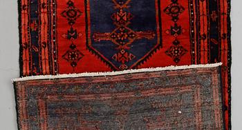 MATTA, Hamadan, ca 290 x 110 cm.