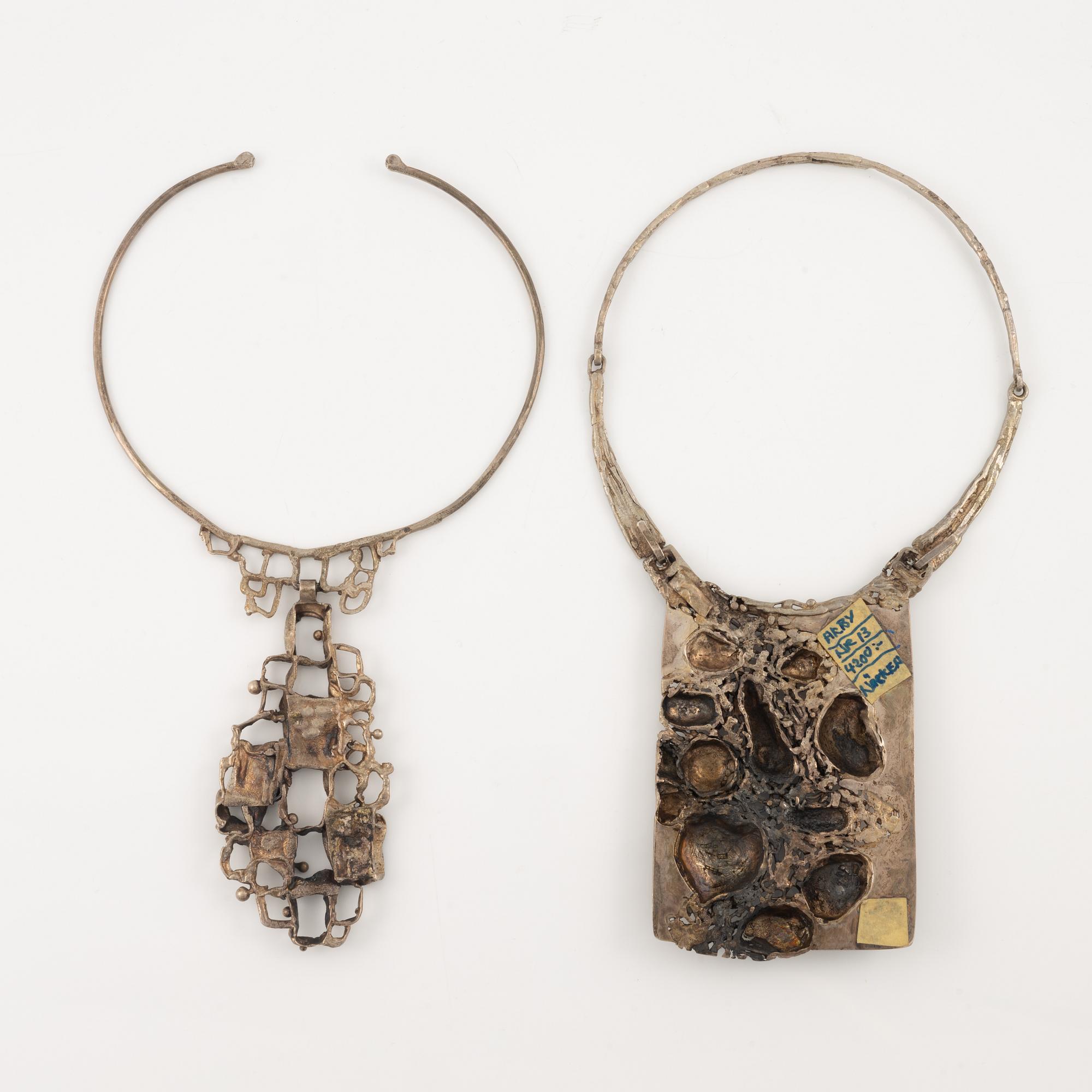 Lars Arby, två collier, sterlingsilver, Göteborg 1976 och 1982.
