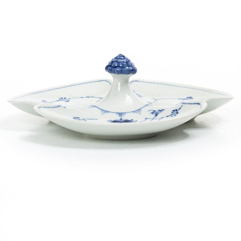 Royal Copenhagen, A 'Blue Fluted Plain' (Musselmalet riflet) porcelain cabaret dish, model 461, 1966.