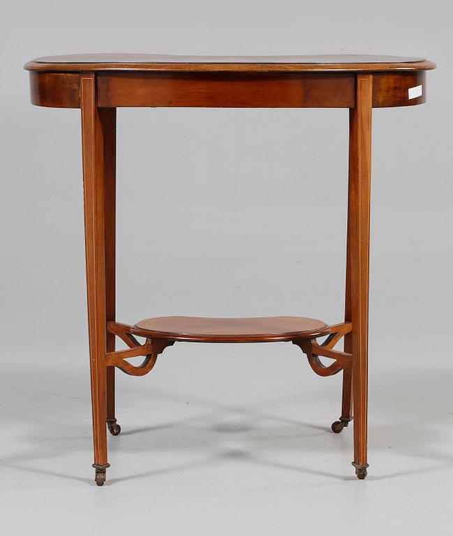 DAMARBETSBORD, 1800-talets första hälft.