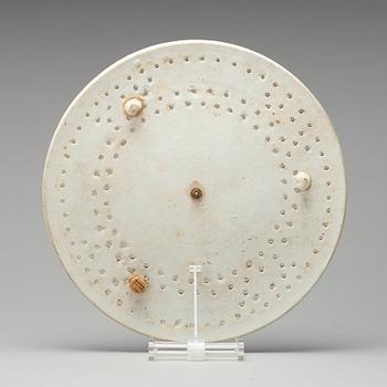 A large blue and white dish with strainer, Qing dynasty, Qianlong (1736-95).