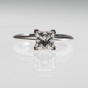 RING, prinsesslipad diamant 1.14 ct. G/vvs1, platina. Tiffany 2011. Storlek 15,5, vikt 4,4 g.