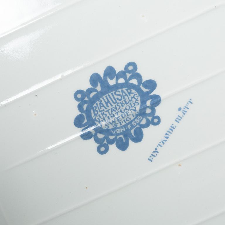 Stig Lindberg, a 39-piece 'Blå husar' creamware dinner service, Gustavsberg.