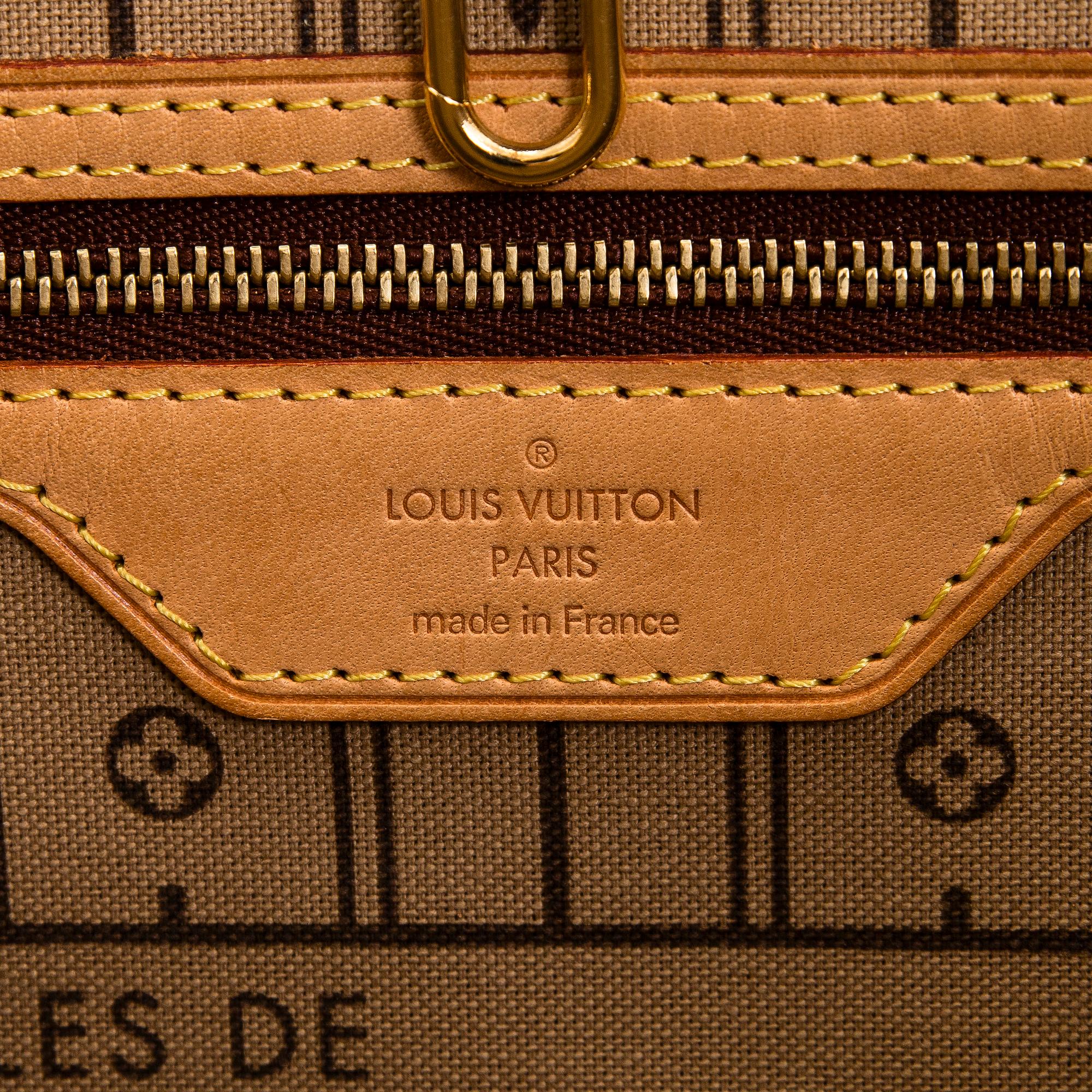 Louis Vuitton, a Monogram Canvas 'Neverfull MM' bag.