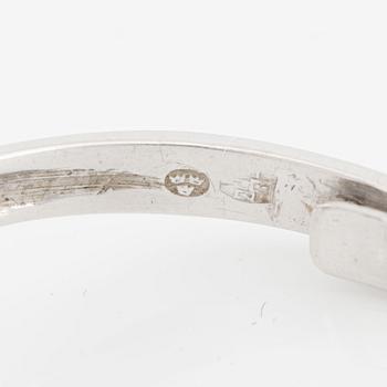 Ring, 18K vitguld kluster med briljantslipade diamanter.